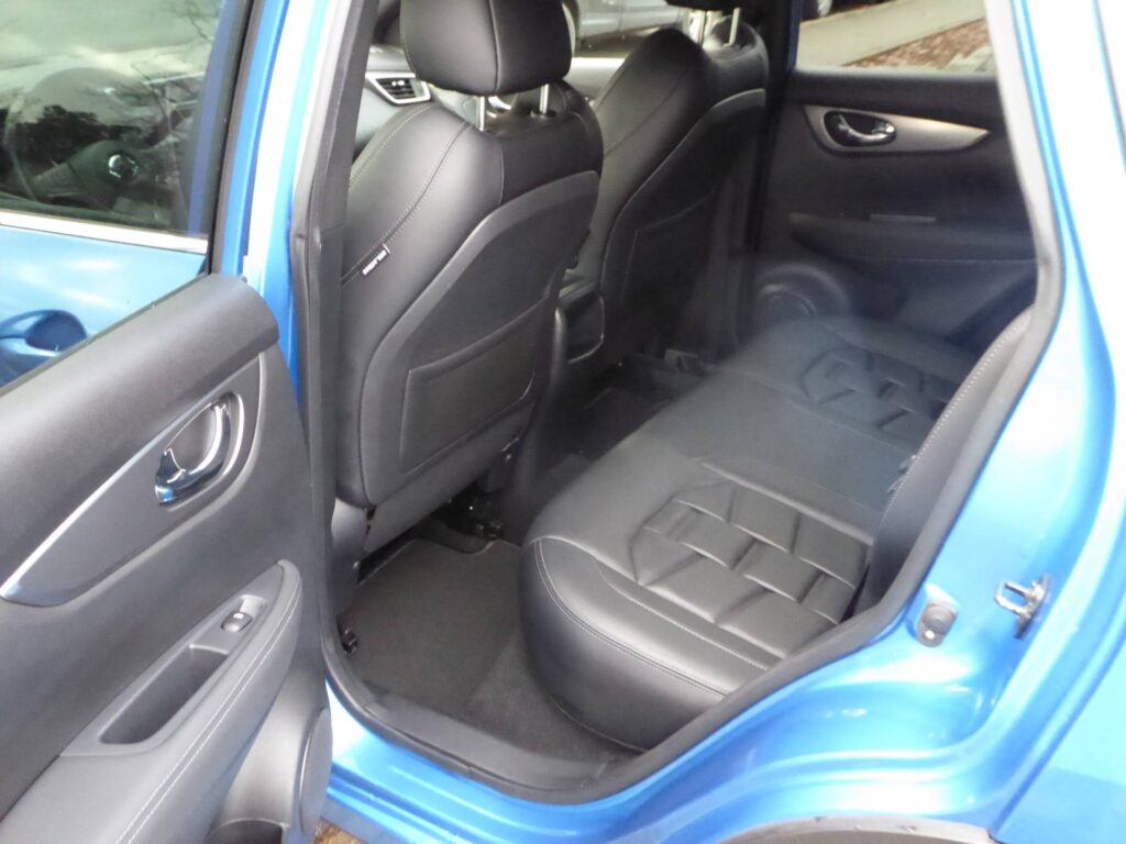 NISSAN QASHQAI 1.6 DIG-T MT 4×2 (2017) - Bild 28