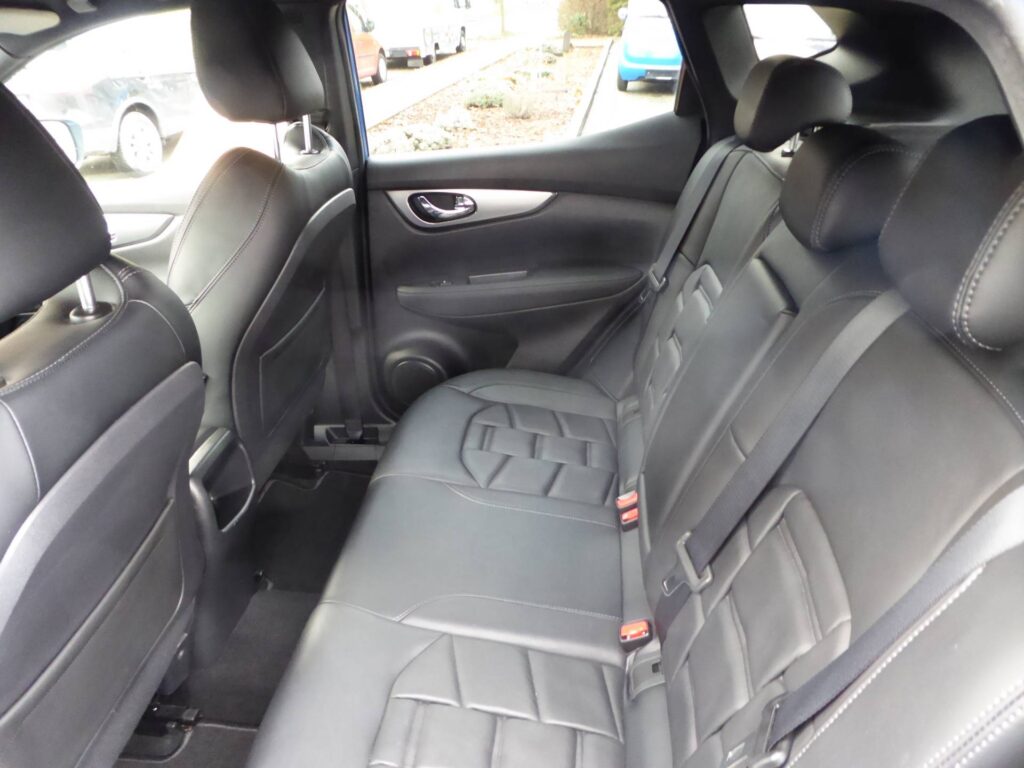 NISSAN QASHQAI 1.6 DIG-T MT 4×2 (2017) - Bild 29