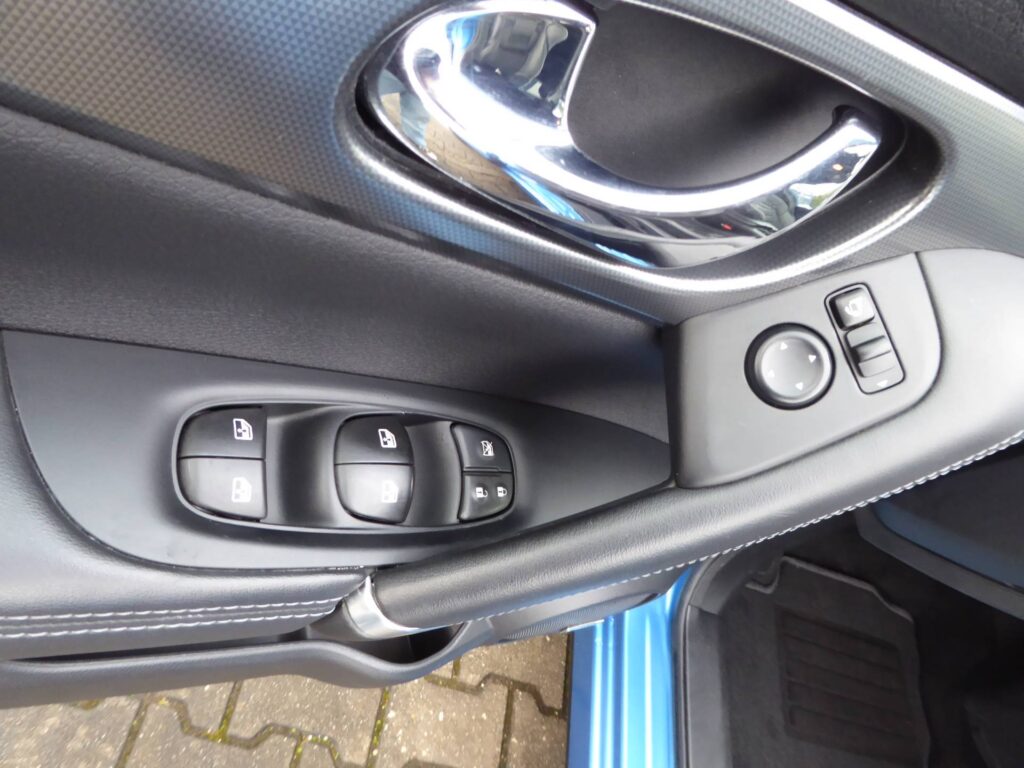 NISSAN QASHQAI 1.6 DIG-T MT 4×2 (2017) - Bild 16