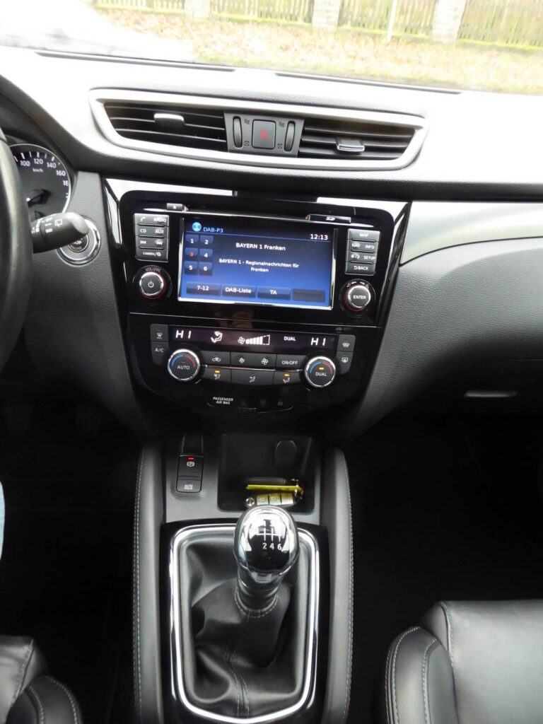 NISSAN QASHQAI 1.6 DIG-T MT 4×2 (2017) - Bild 4