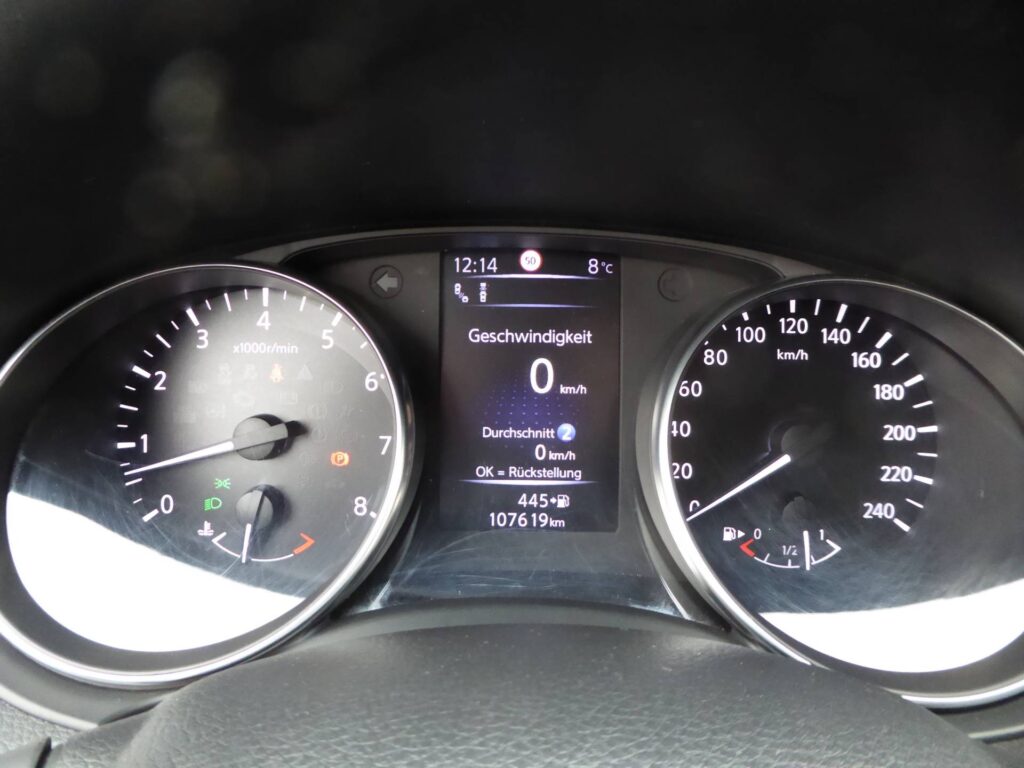 NISSAN QASHQAI 1.6 DIG-T MT 4×2 (2017) - Bild 8