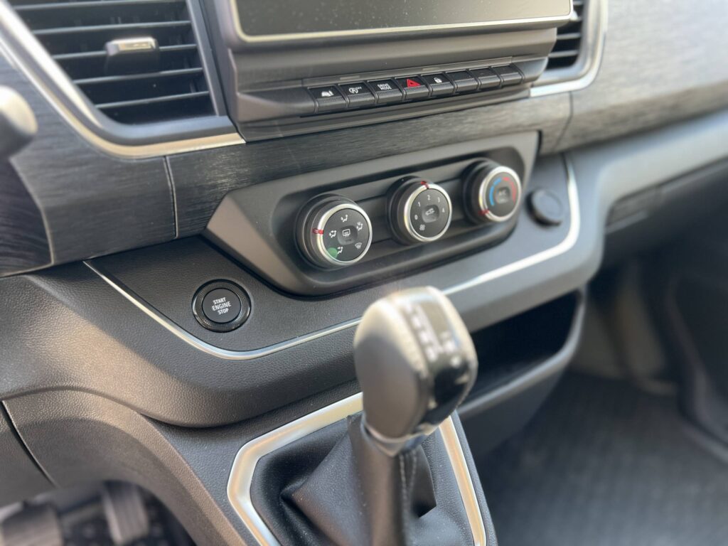 ANDERE NV300 dCi 170 2.0 Kombi (2024) - Bild 5