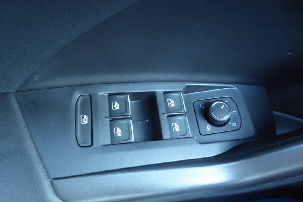 VW T-Cross R-Line Limited 1,5 TSI ACT 7-G DSG - Bild 3