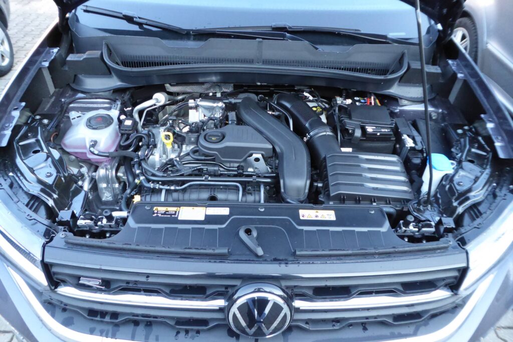 VW T-CROSS 1,0 TSI R-Line AHK Matrix DSG (2026) - Bild 2
