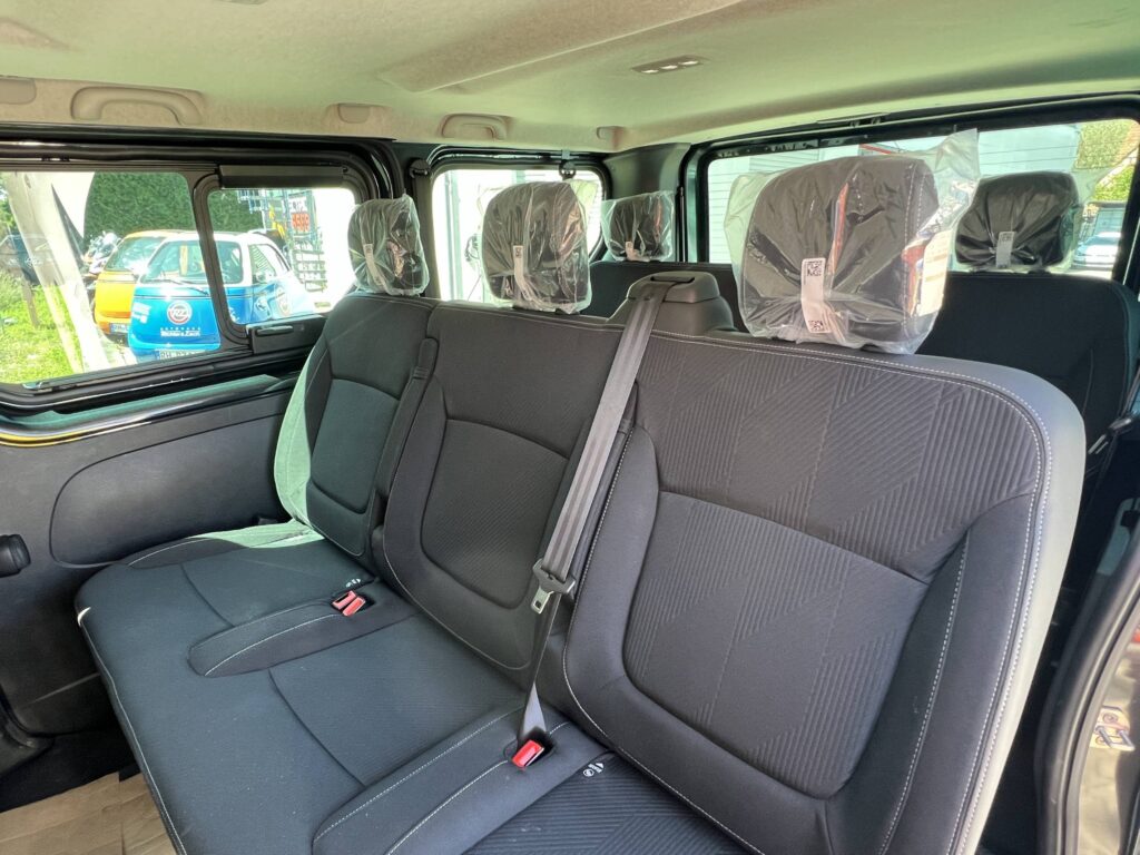 ANDERE NV300 dCi 170 2.0 Kombi (2024) - Bild 3